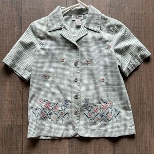Green and white floral blouse size 6P (BOGO)